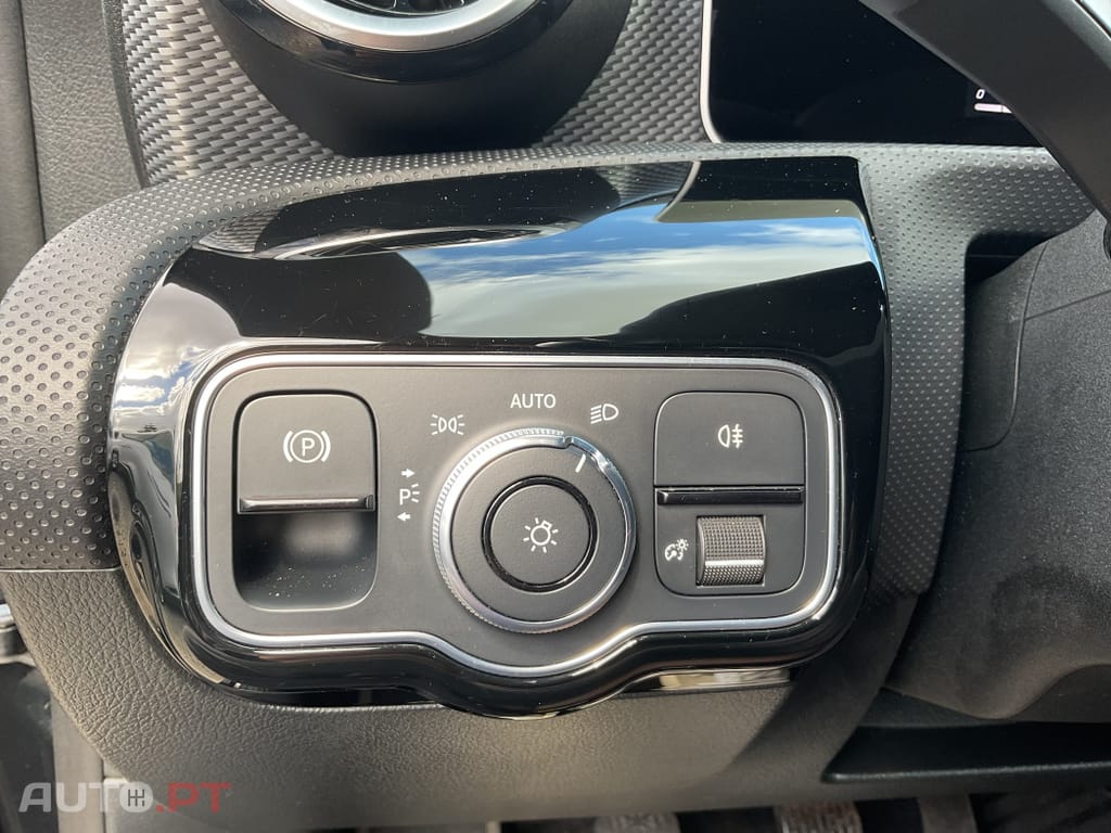 Mercedes-Benz CLA 180 d Business Solutions