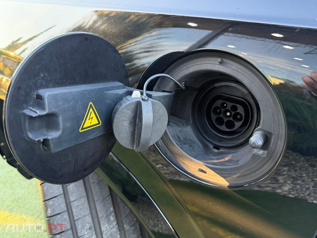 Volvo XC90 2.0 T8 PHEV R-Design AWD