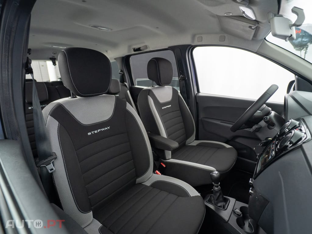 Dacia Lodgy 1.5 Blue dCi Stepway 7L