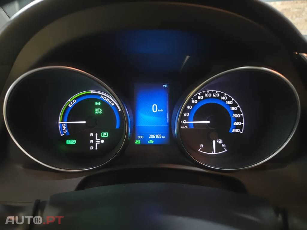 Toyota Auris 1.8 HSD Square Collection