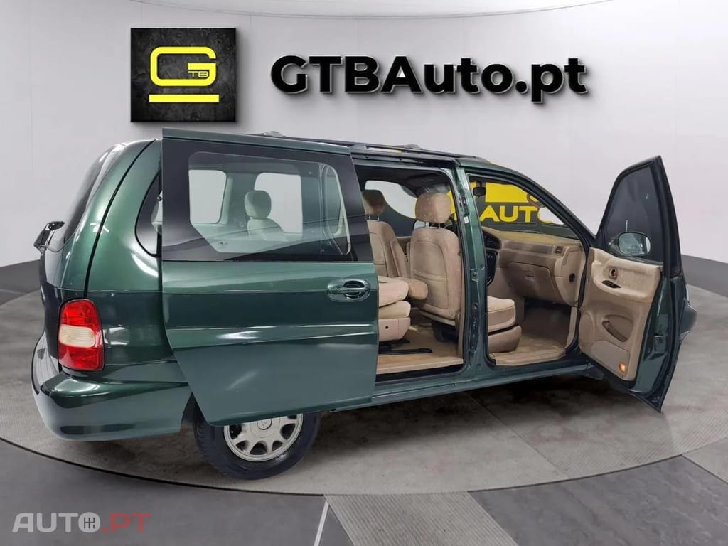 Kia Carnival LS