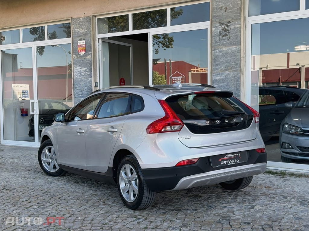 Volvo V40 Cross Country 1.6 D2 Momentum