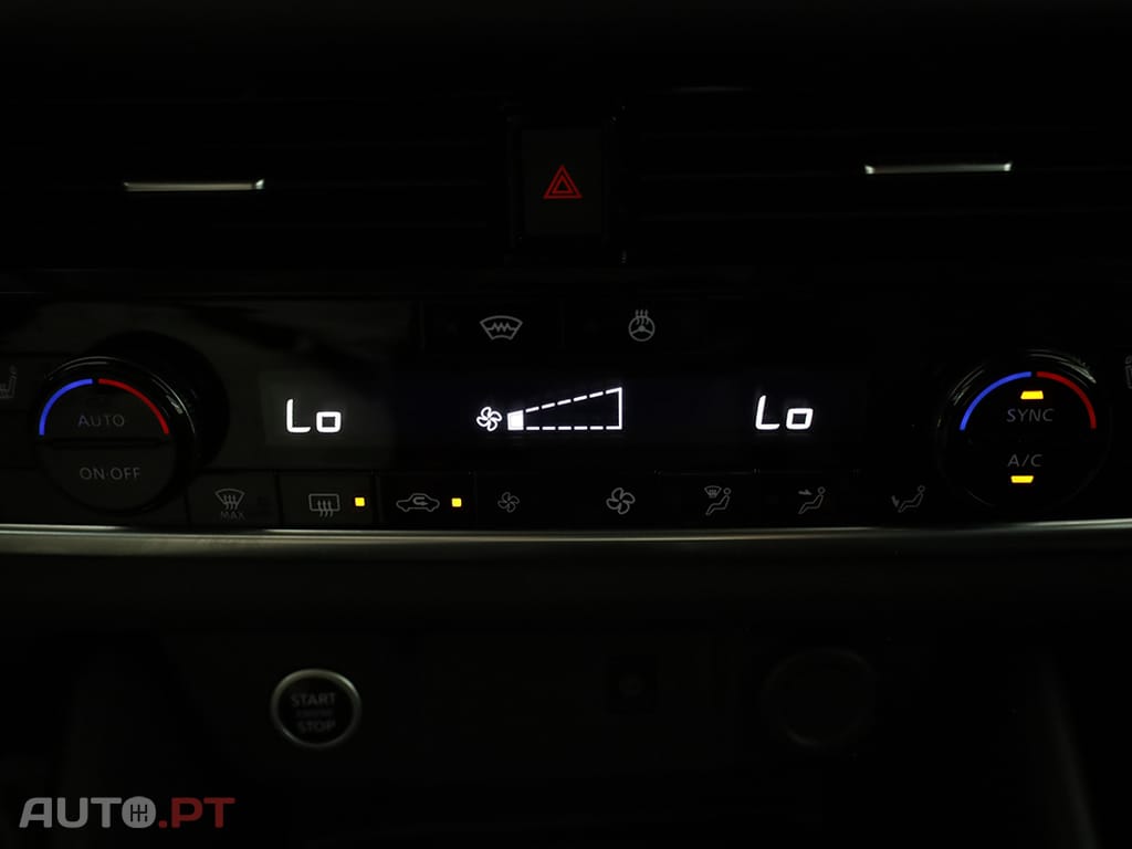 Nissan Qashqai Qashqai 1.3 DIG-T N-Connecta LED Xtronic