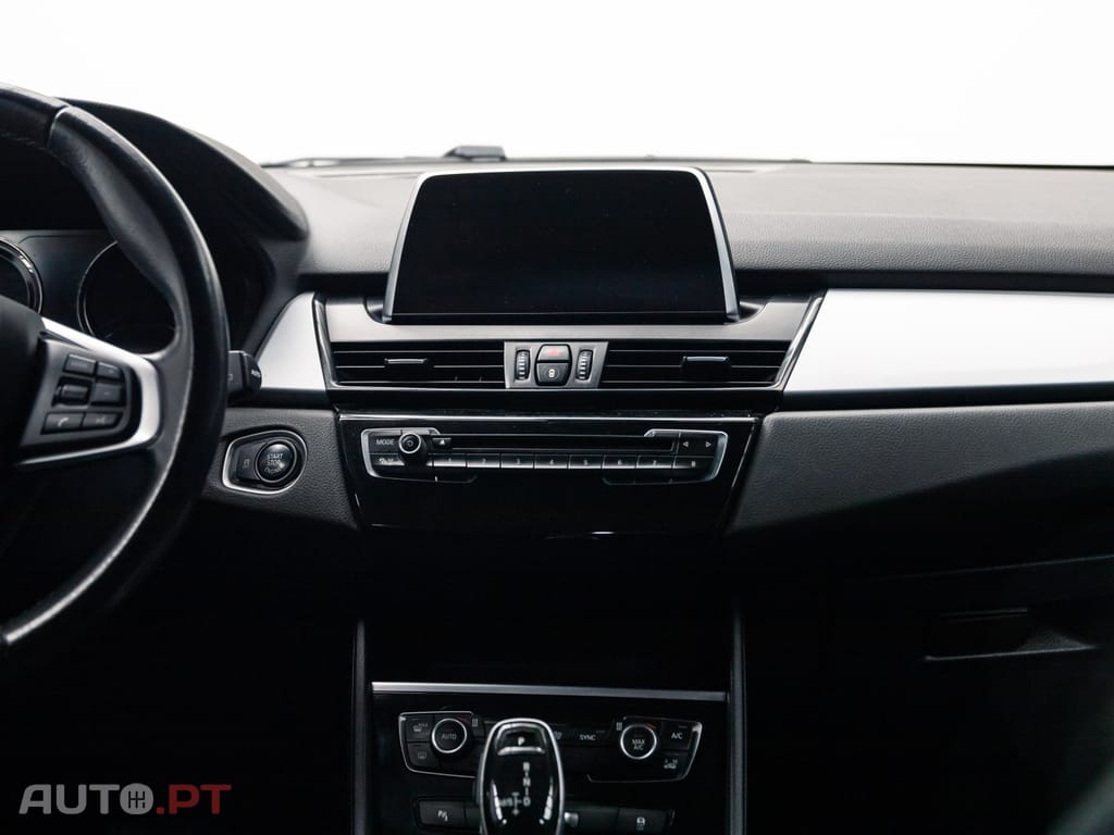 BMW 218 i Advantage Auto