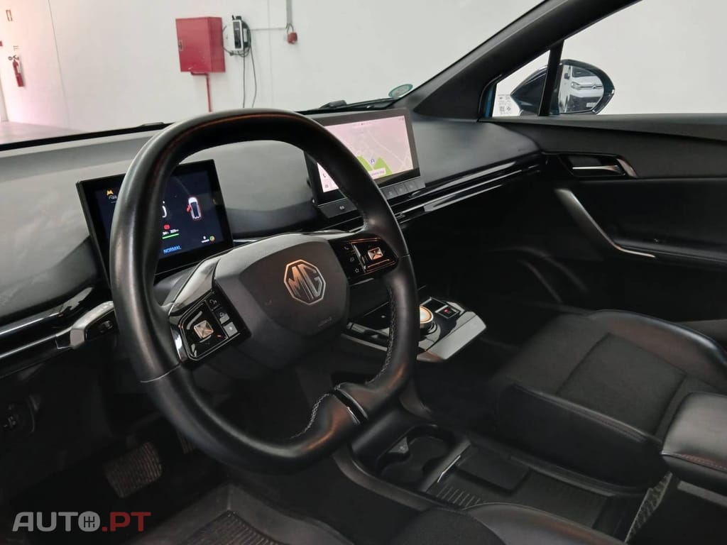 MG MG4 64 kWh Luxury