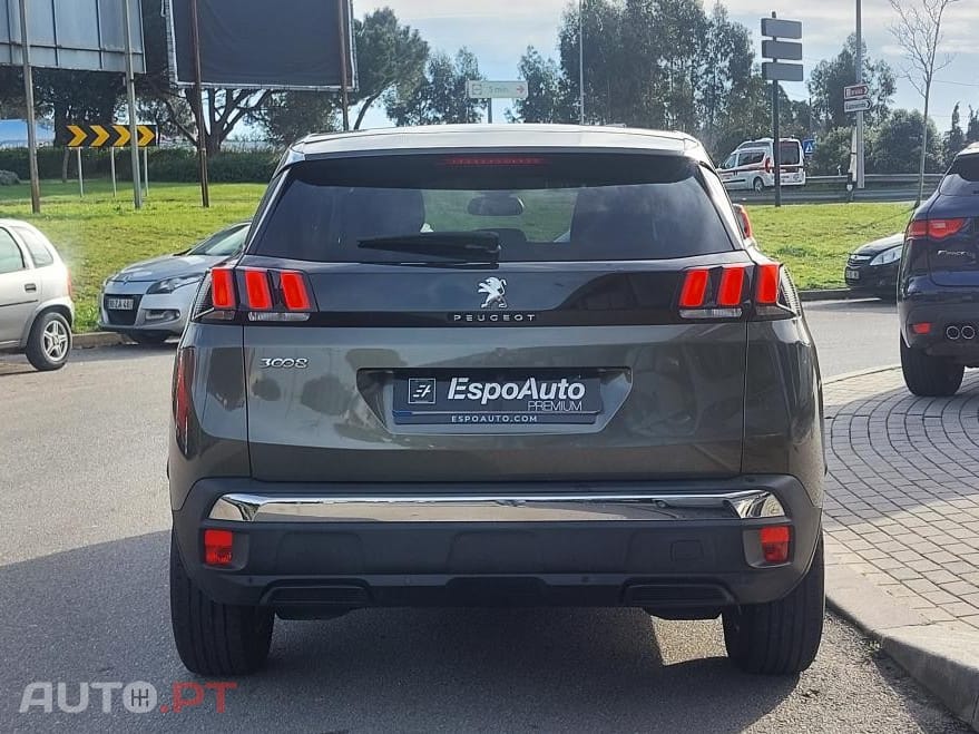 Peugeot 3008 1.5 BlueHDi Active — fotografia 4