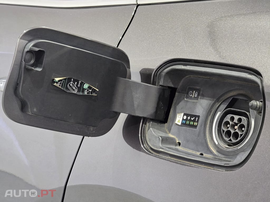DS DS7 Crossback E-Tense Performance Line EAT8