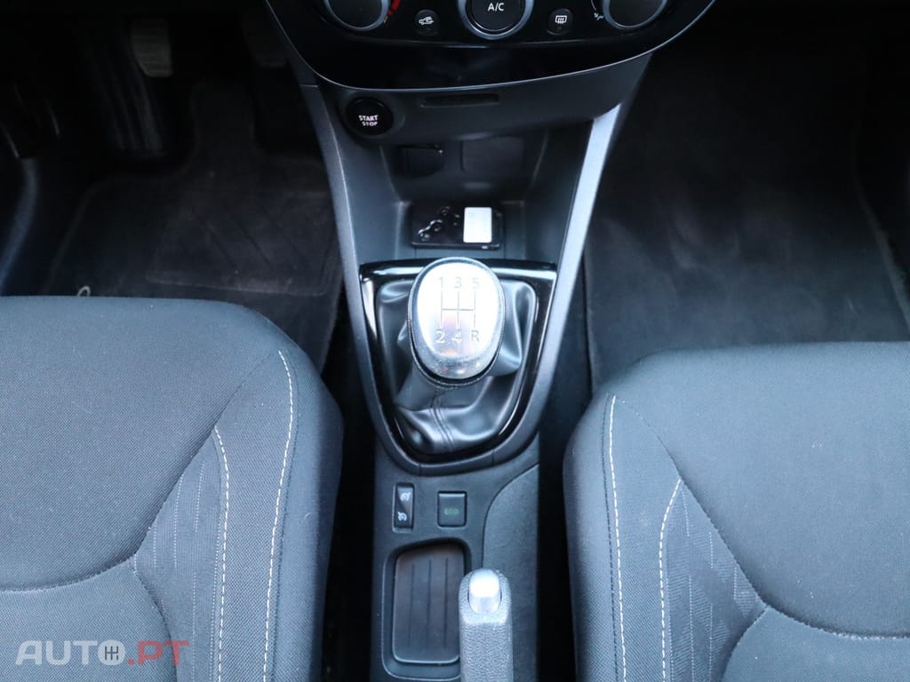 Renault Clio Sport Tourer 0.9 TCe Limited — fotografia 16