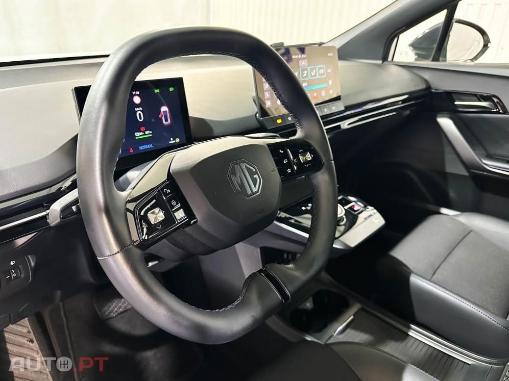 MG MG4 64 kWh Luxury