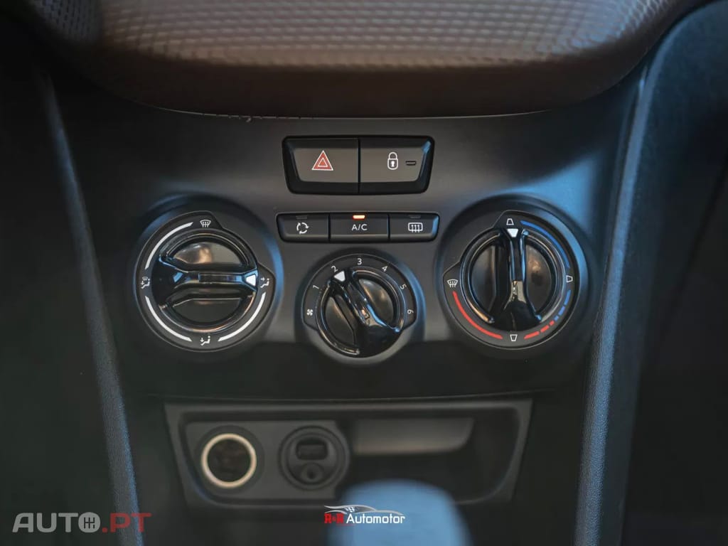 Peugeot 2008 1.2 VTi Active