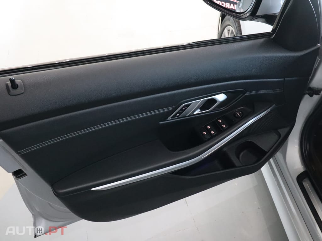 BMW 320 d Auto