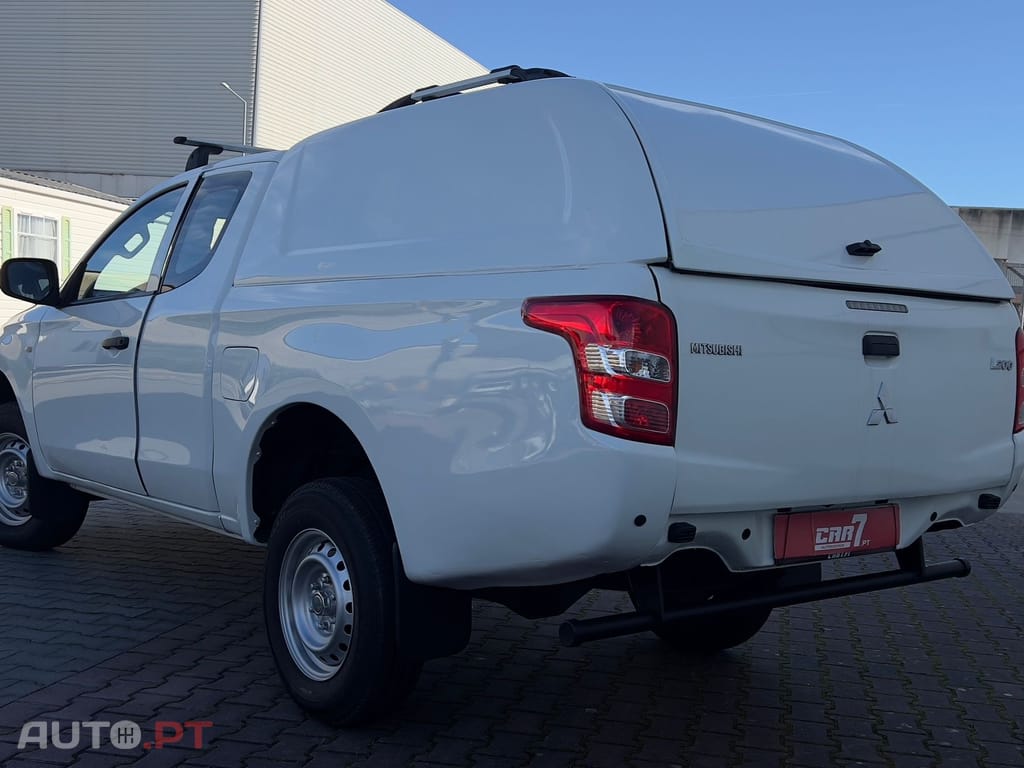 Mitsubishi L200 2.4 DI-D CD Invite Space Cab 3L 4WD