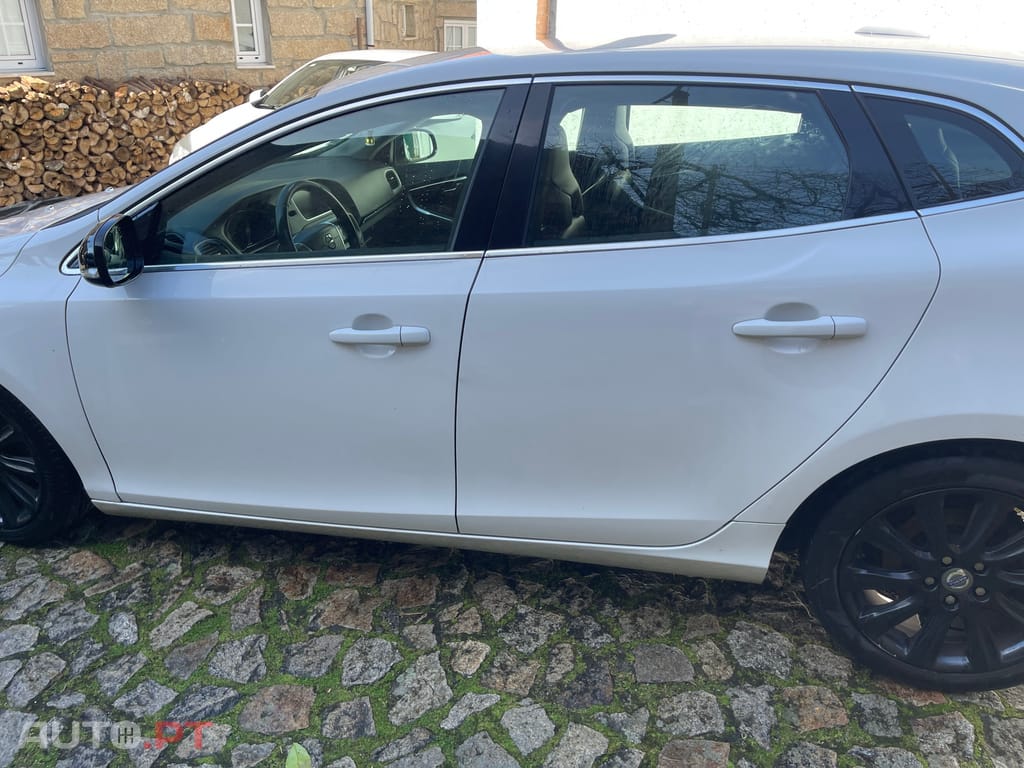 Volvo V40 D2