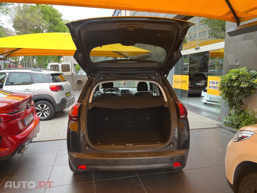 Peugeot 2008 1.2 e-VTi Style