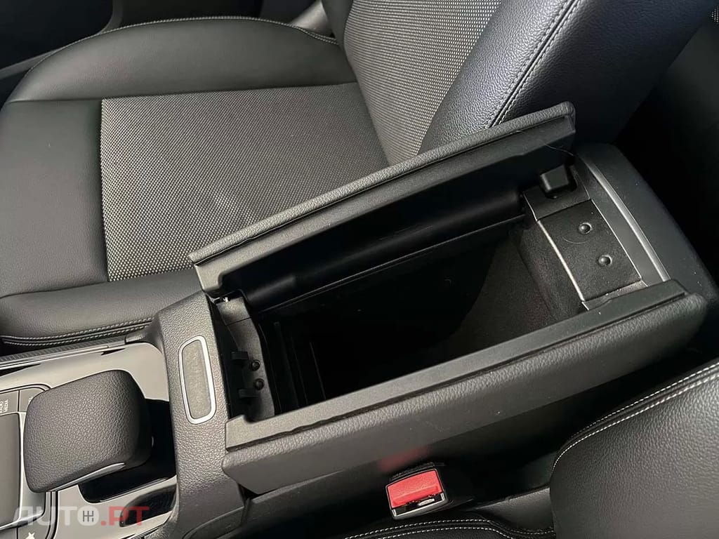 Mercedes-Benz GLA 180 7G-DCT Progressive