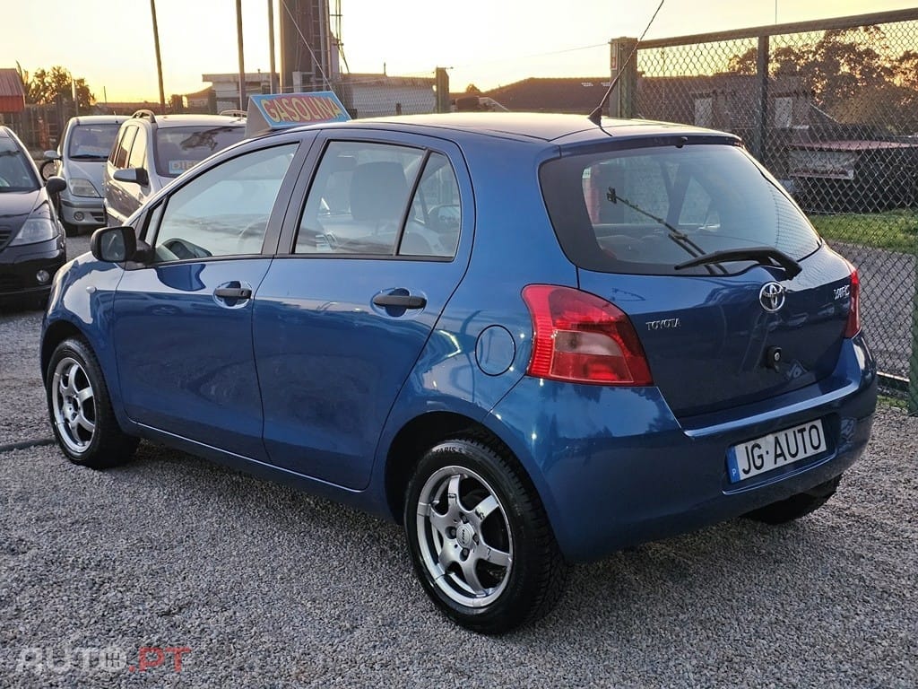 Toyota Yaris 1.0 VVT-i AC