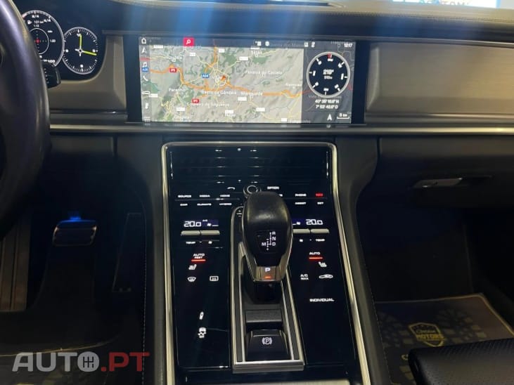 Porsche Panamera 4 E-Hybrid