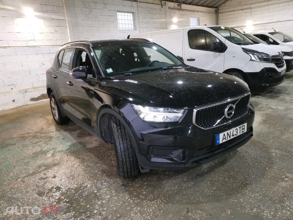 Volvo XC40 1.5 T2 Momentum Core