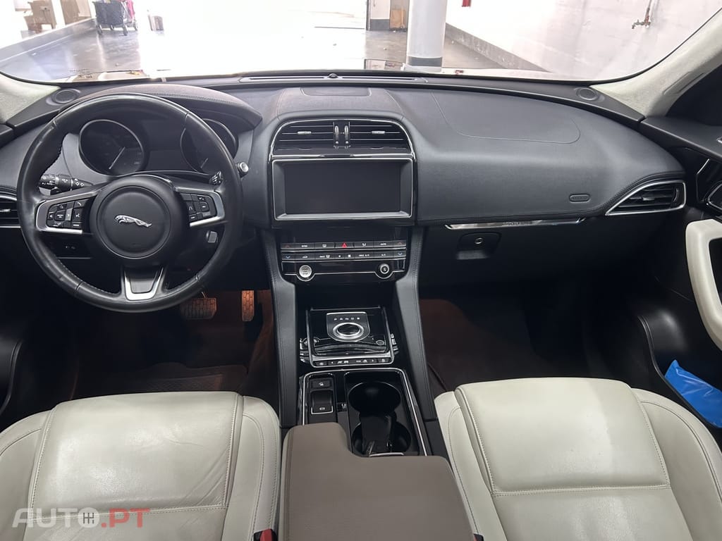 Jaguar F-Pace 2.0 i4D Portfolio Aut.