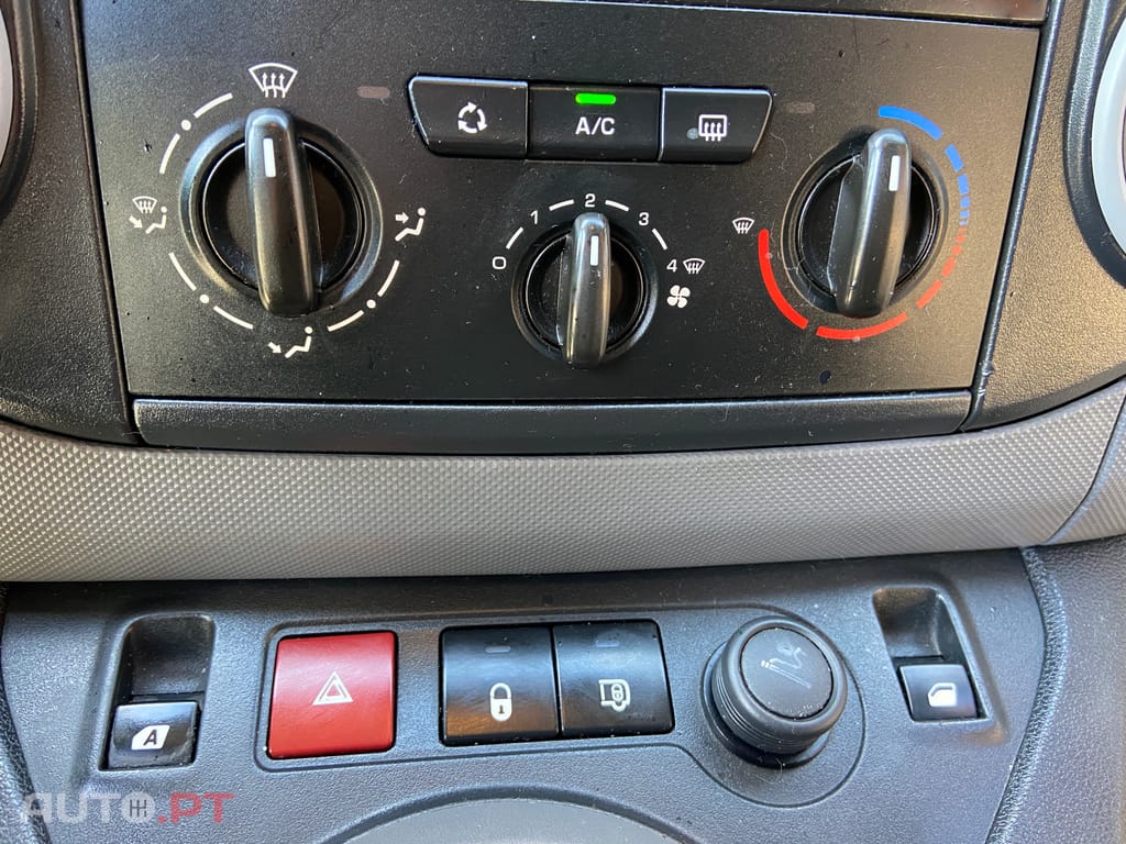 Peugeot Partner 1.6 HDI A/C + 3 LUG.