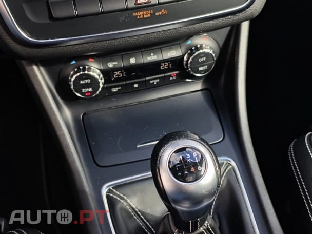 Mercedes-Benz GLA 180 d Urban