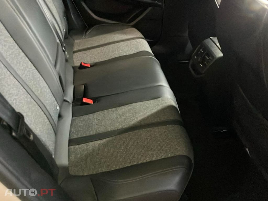 Peugeot 3008 1.5 BlueHDi Allure EAT8