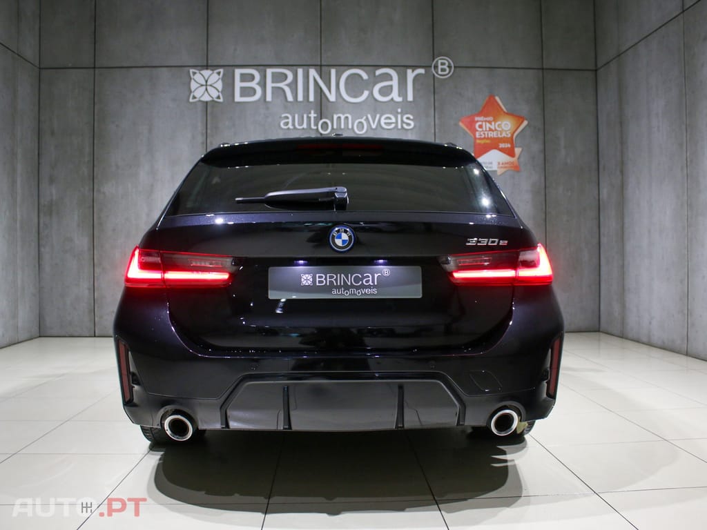 BMW 330 e Touring Pack Desportivo M Auto