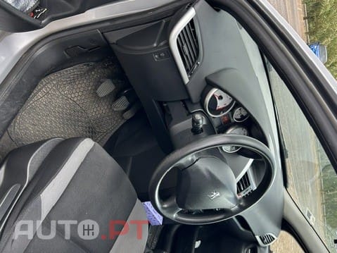 Peugeot 207 SW TRENDY 1