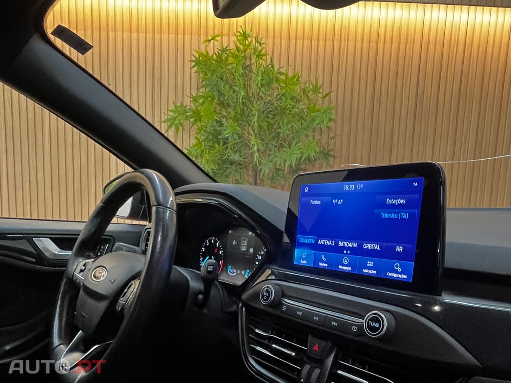 Ford Focus SW 1.0 EcoBoost S&S ST-LINE