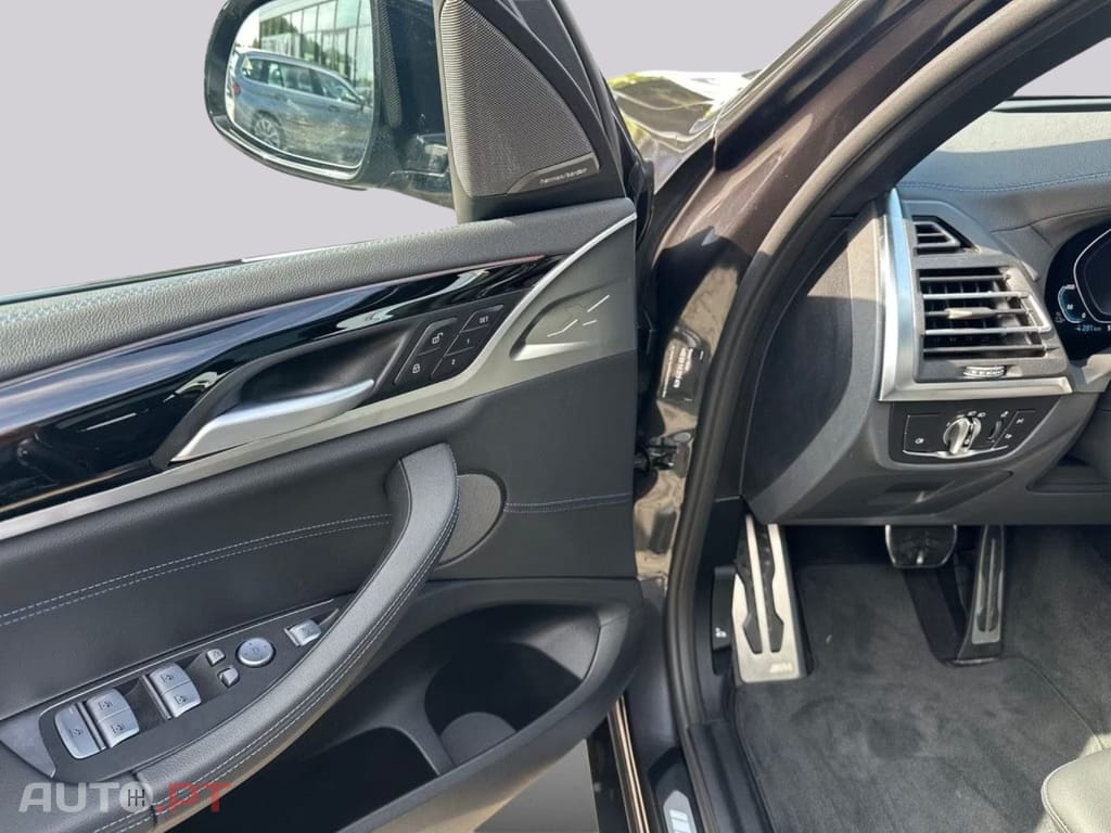 BMW iX3 I.V.A DEDUTIVEL M SPORT