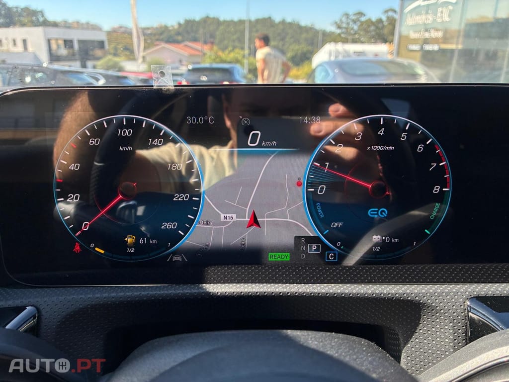 Mercedes-Benz A 250 e AMG Line