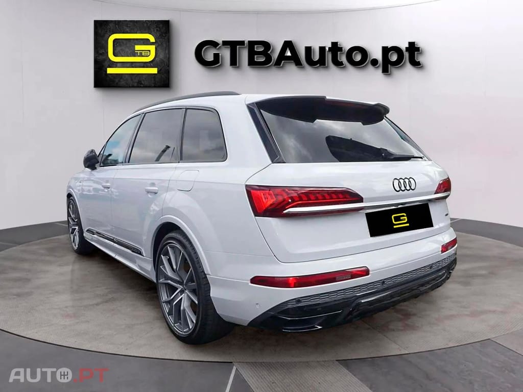 Audi Q7 55 TFSI e S Line 