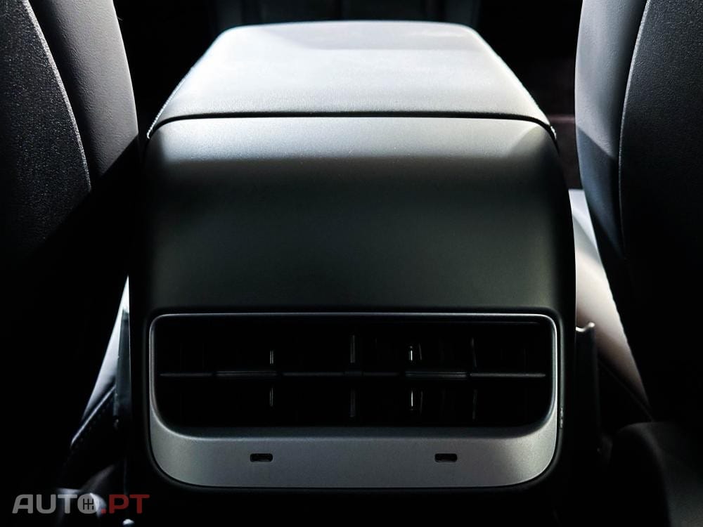 Tesla Model Y Long Range Dual Motor AWD