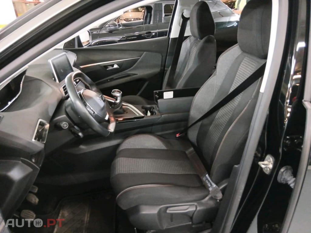 Peugeot 3008 1.5 BlueHDi Active