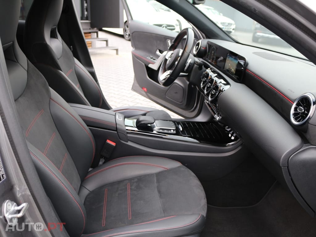 Mercedes-Benz A 250 e AMG Line