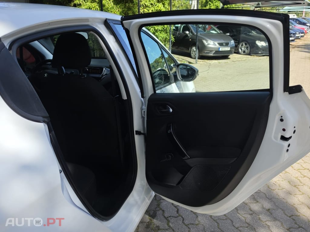 Peugeot 208 1.4 HDi