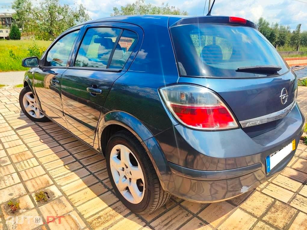 Opel Astra 1.3 CDTI 90cv / 58€ mês
