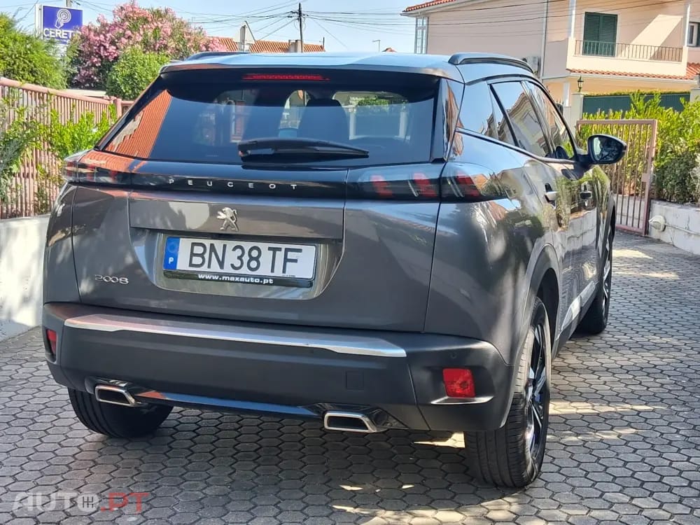 Peugeot 2008 1.2 PureTech Allure EAT8