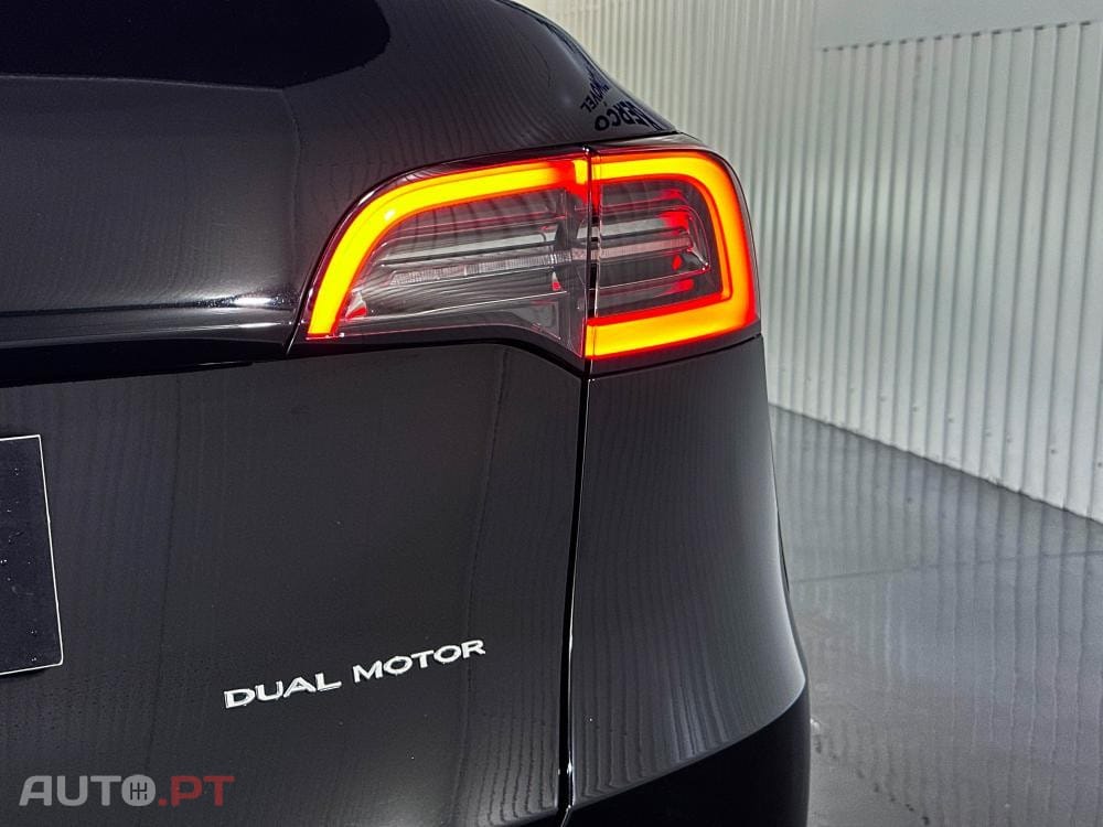 Tesla Model Y Long Range Dual Motor AWD