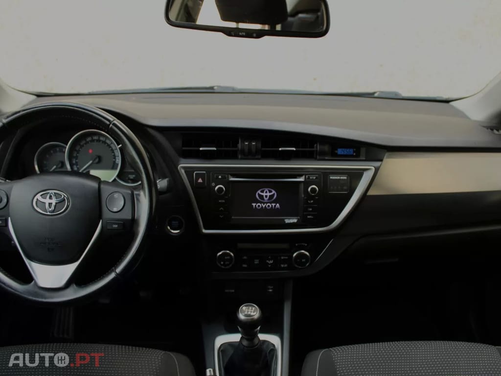 Toyota Auris 1.4 D-4D Exclusive+Navi