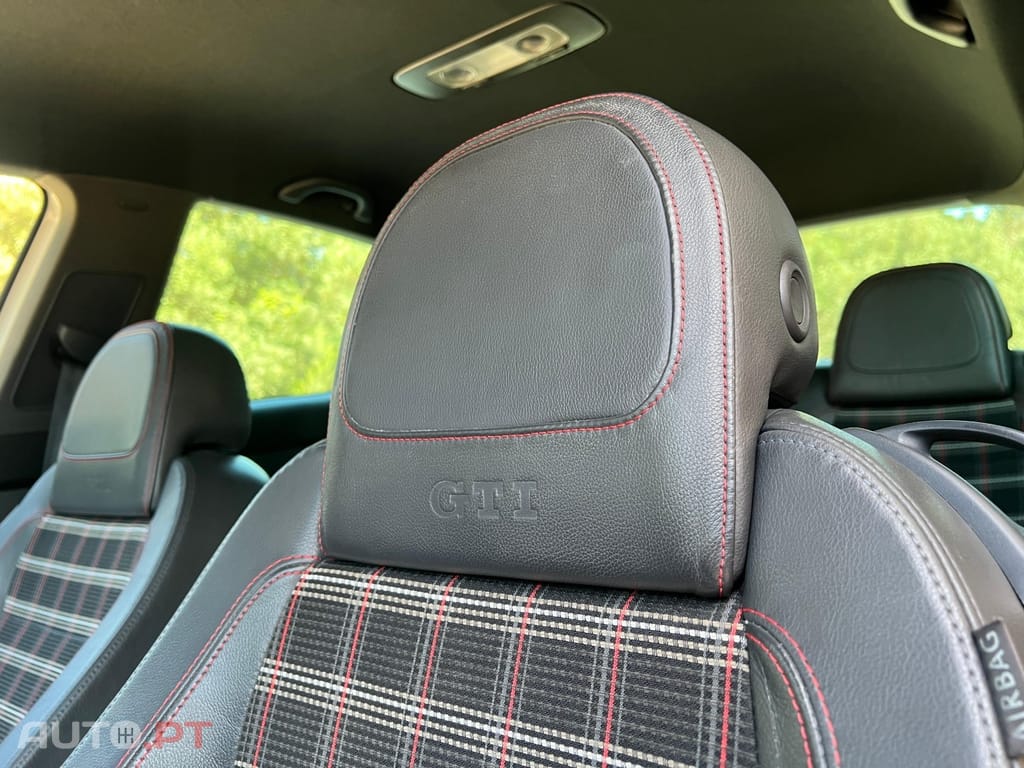 Volkswagen Golf GTI DSG EDITION 30