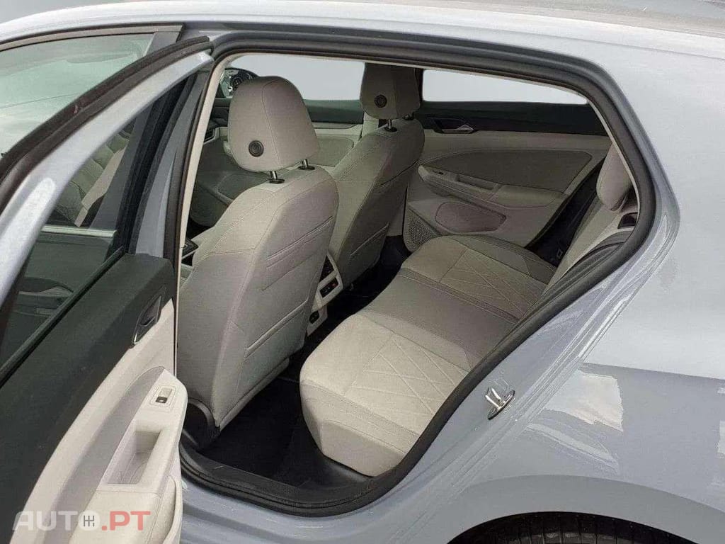 Volkswagen Golf 1.4 eHybrid DSG Style