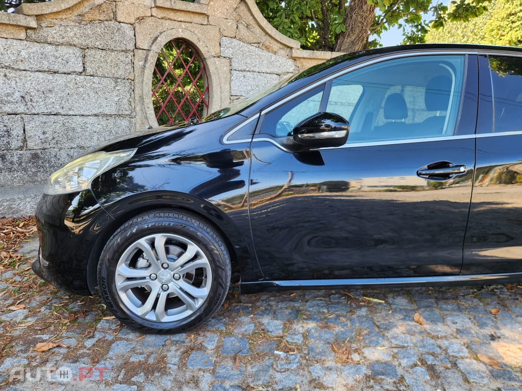 Peugeot 208 1.2 VTi Allure