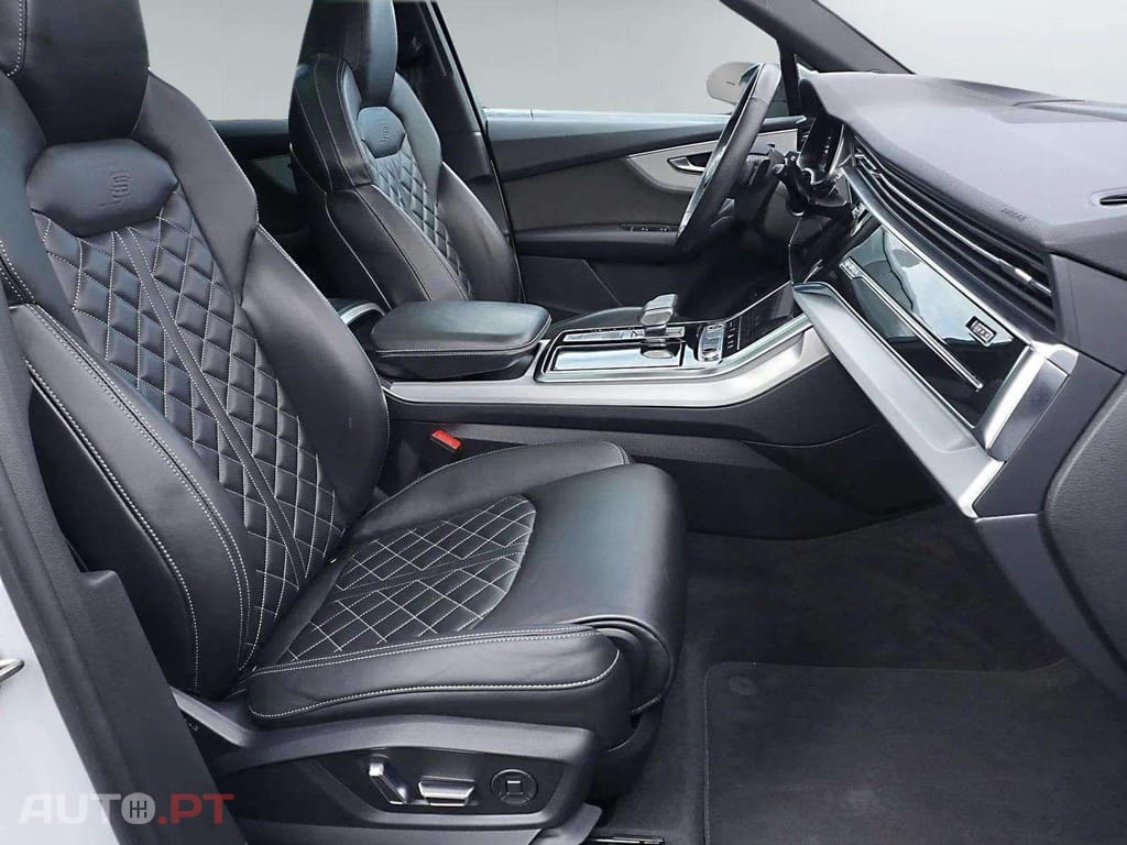 Audi Q7 55 TFSI e S Line 