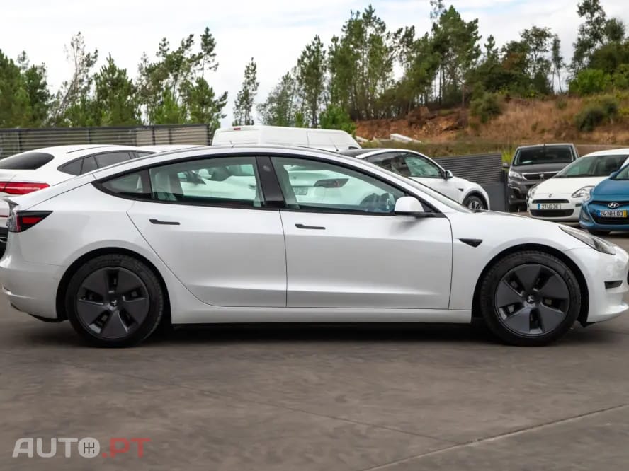Tesla Model 3 Standard Range Plus RWD