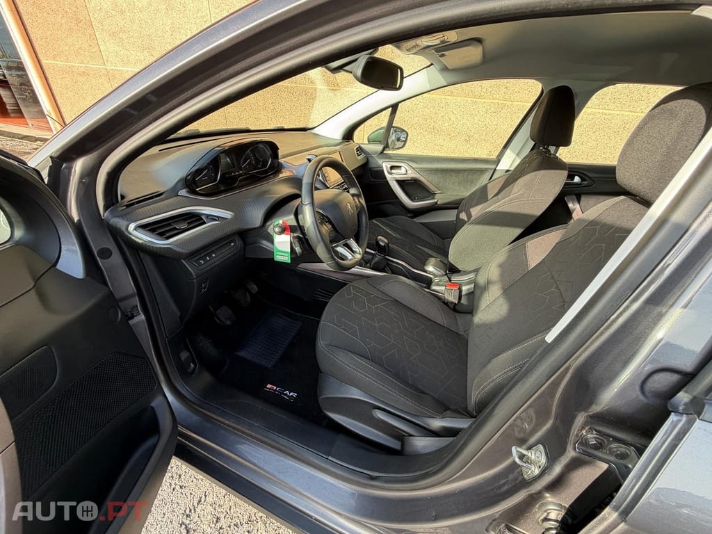 Peugeot 2008 1.6 e-HDi Allure