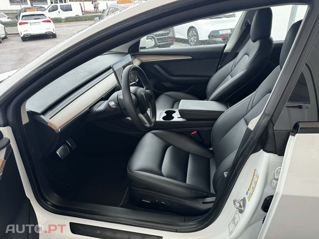 Tesla Model 3 Long Range AWD Dual Motor