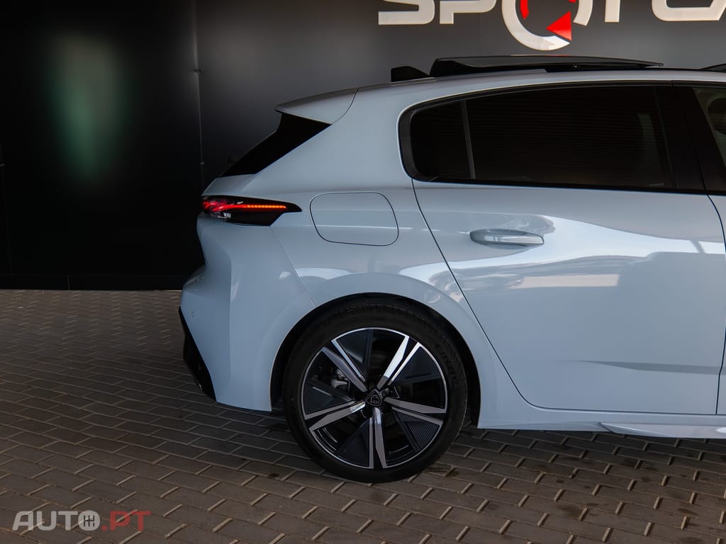 Peugeot 308 PureTech 130 EAT8 GT