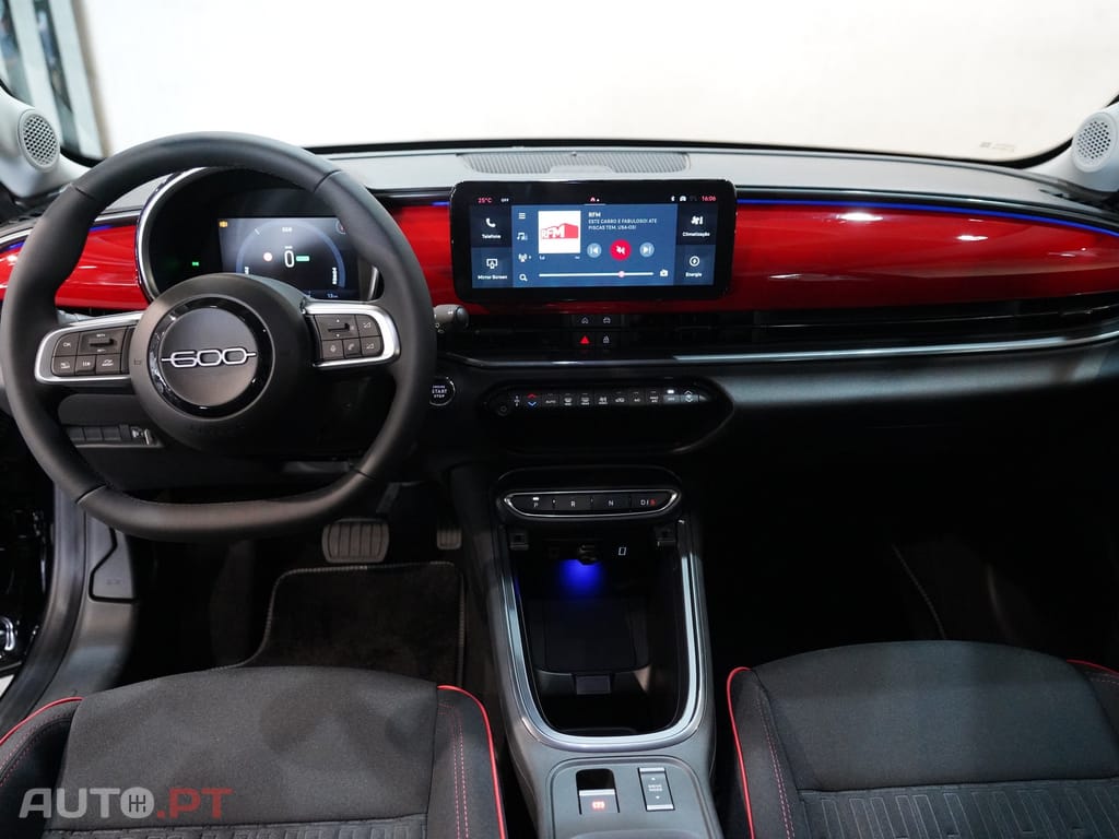 Fiat 600e 54 kWh (Red)