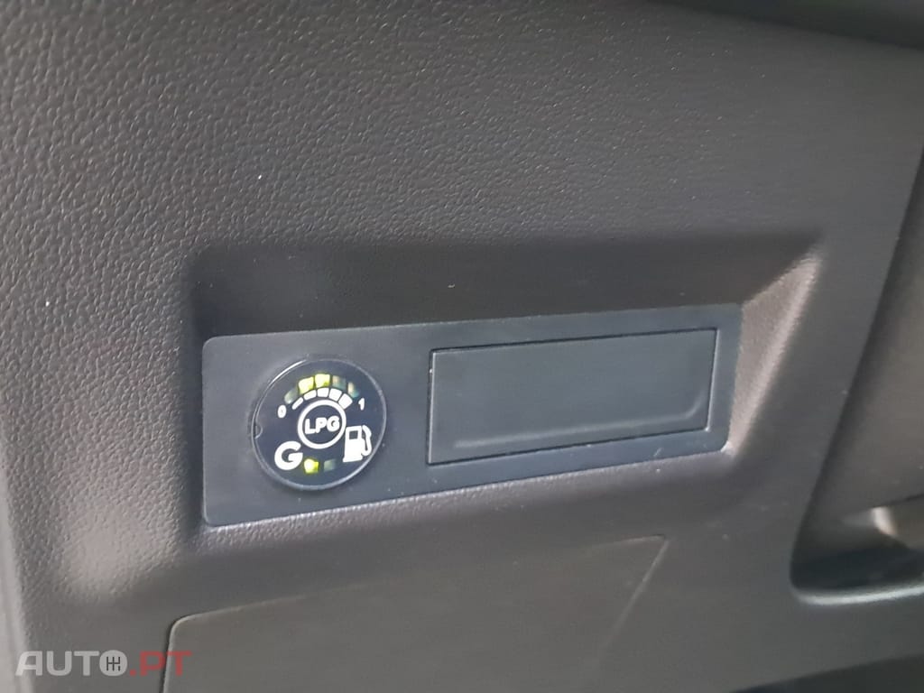 Renault Captur 1.0 TCe Equilibre Bi-Fuel